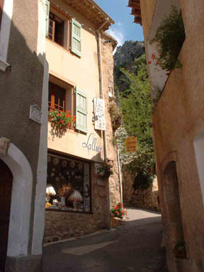 Encore fraicheur et ombrage  Moustiers